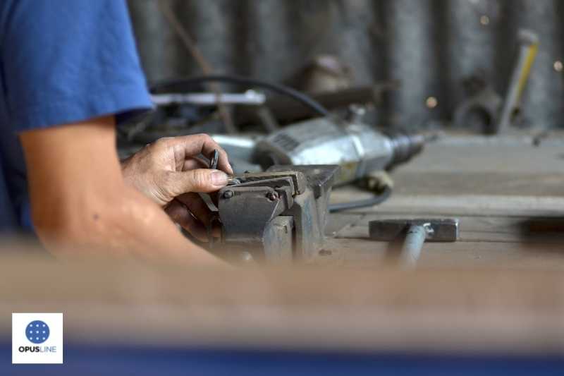 Come scegliere il giusto banco da lavoro per officina